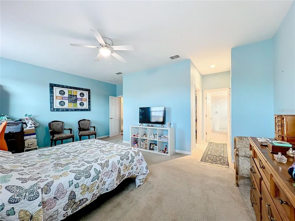 For Sale: $524,500 (5 beds, 3 baths, 3282 Square Feet)