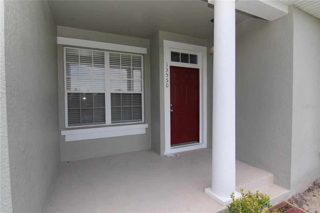 Active With Contract: $2,400 (3 beds, 2 baths, 1471 Square Feet)