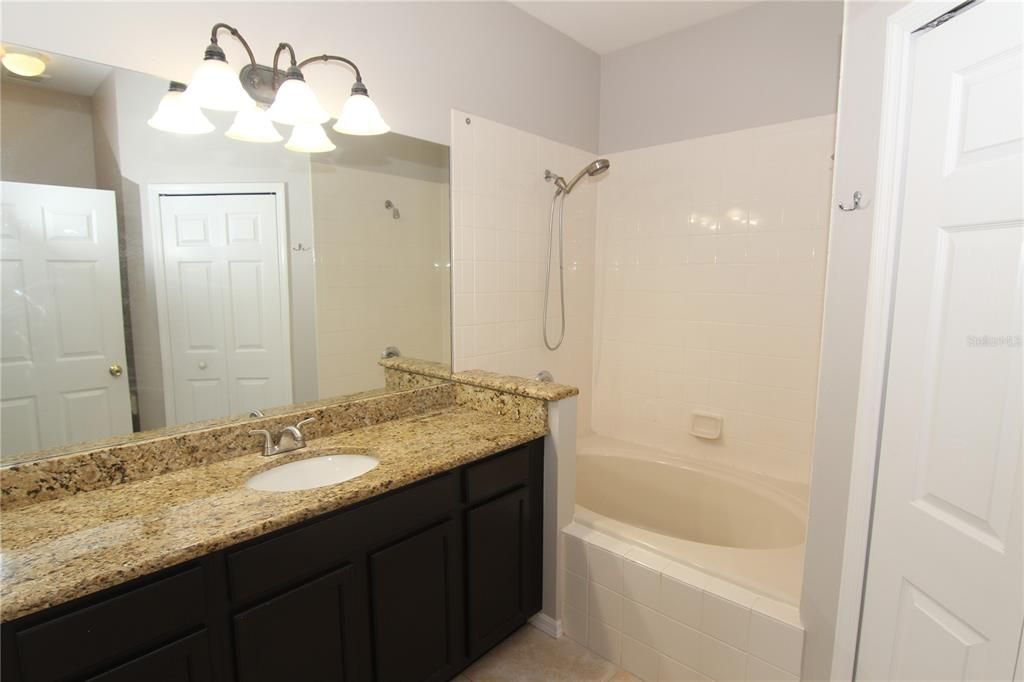 Active With Contract: $2,400 (3 beds, 2 baths, 1471 Square Feet)