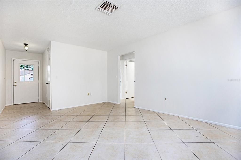 For Sale: $280,000 (2 beds, 2 baths, 1147 Square Feet)