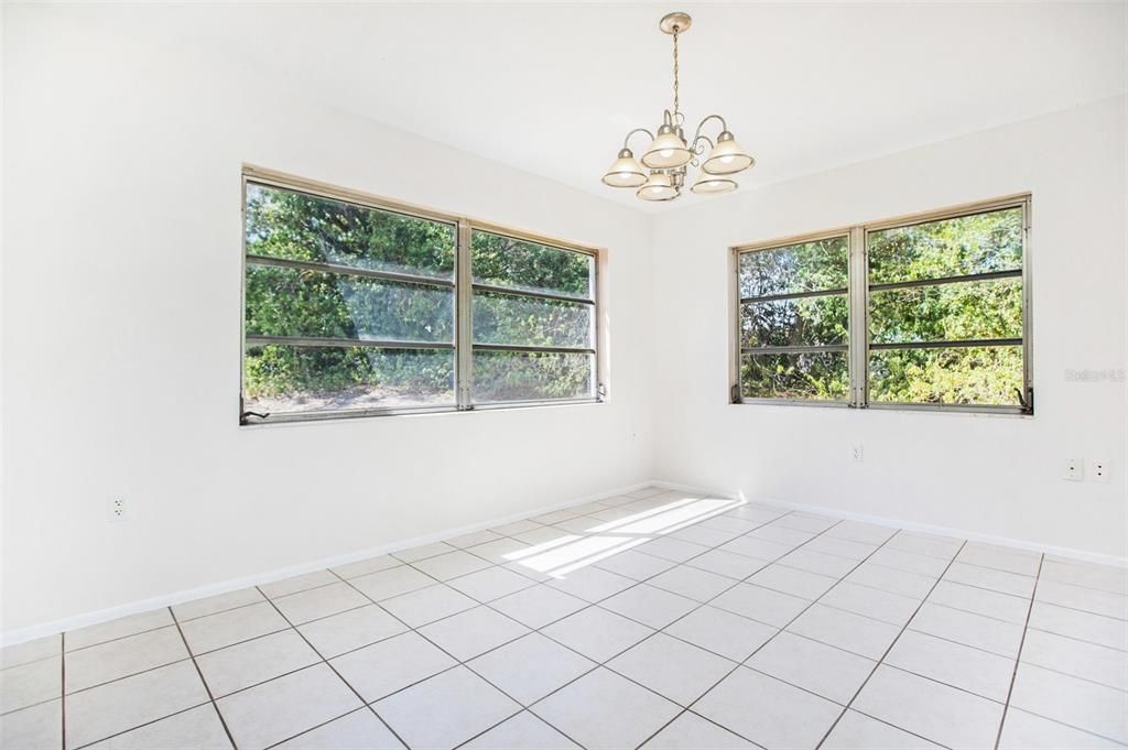 For Sale: $280,000 (2 beds, 2 baths, 1147 Square Feet)