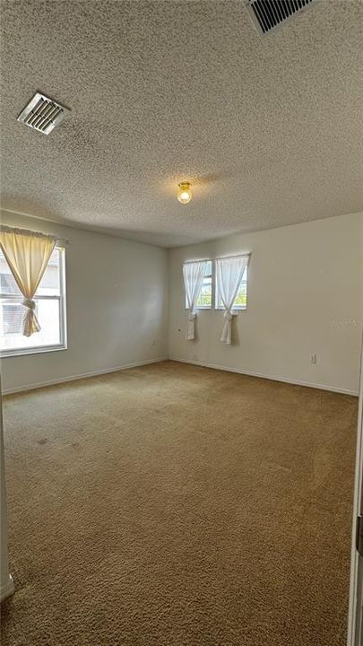 For Rent: $2,800 (4 beds, 2 baths, 3087 Square Feet)