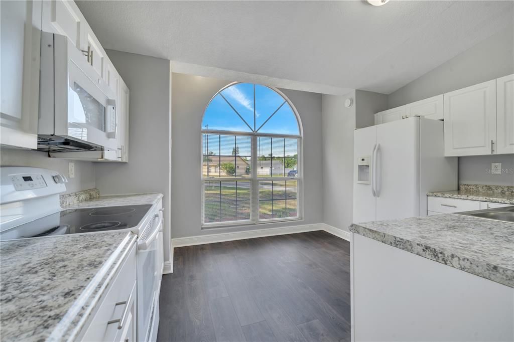 Active With Contract: $334,900 (2 beds, 2 baths, 1163 Square Feet)