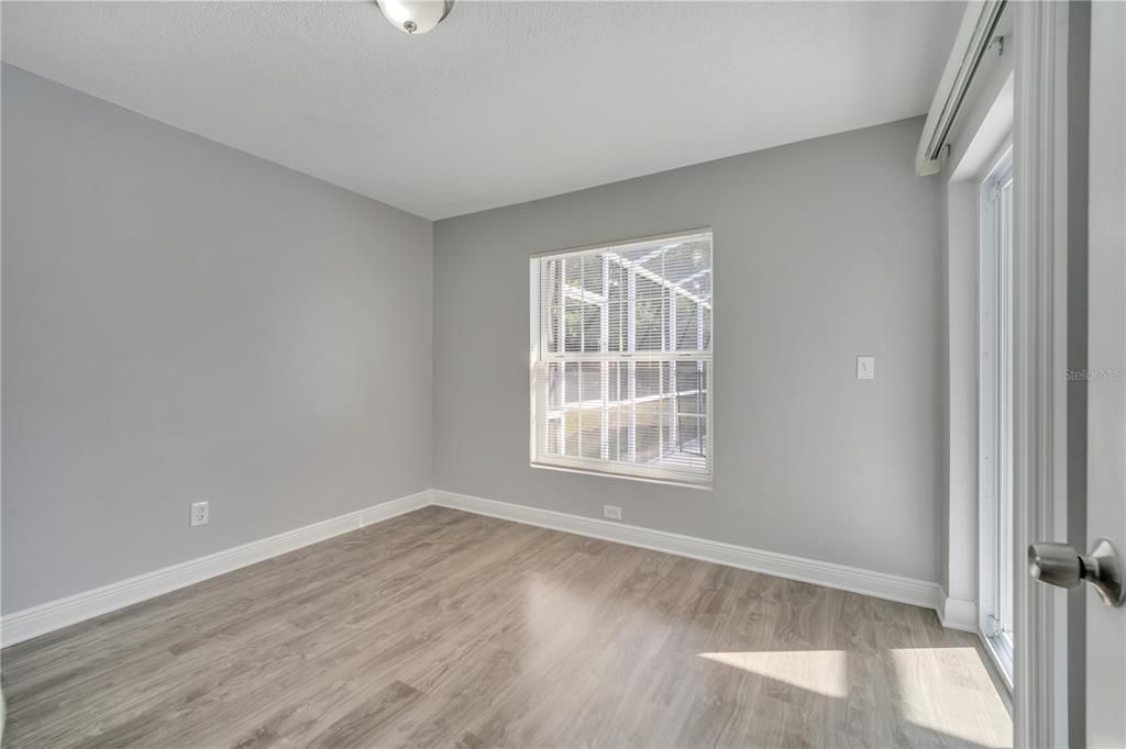 Active With Contract: $334,900 (2 beds, 2 baths, 1163 Square Feet)