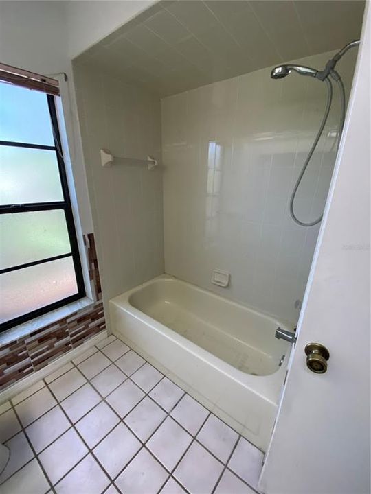 Active With Contract: $198,900 (2 beds, 2 baths, 1624 Square Feet)