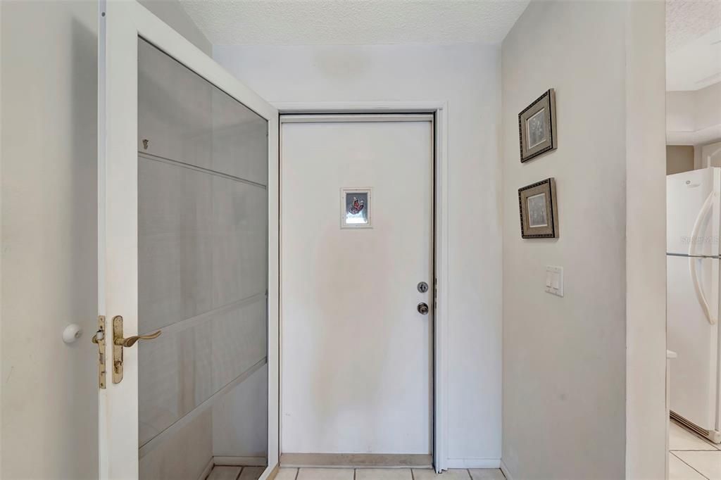 For Sale: $285,000 (2 beds, 2 baths, 1064 Square Feet)