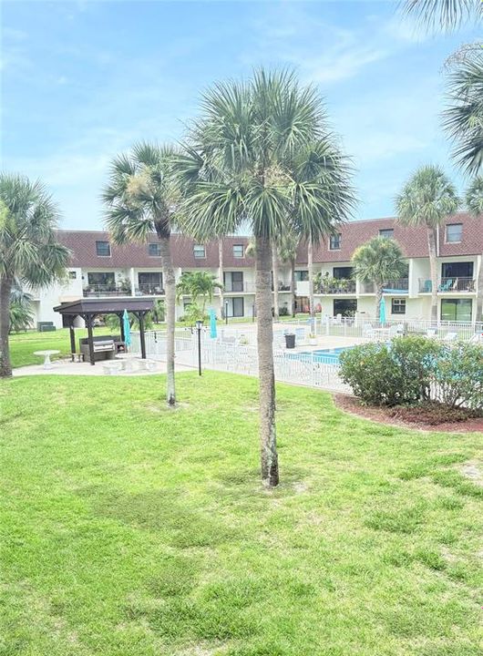 For Rent: $2,150 (2 beds, 2 baths, 1200 Square Feet)