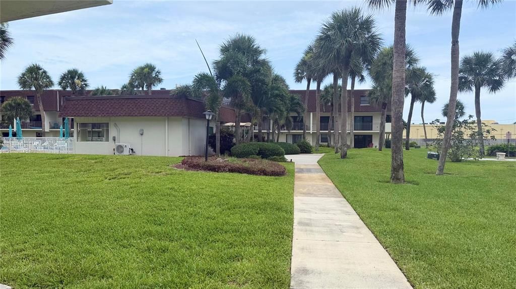 For Rent: $2,150 (2 beds, 2 baths, 1200 Square Feet)