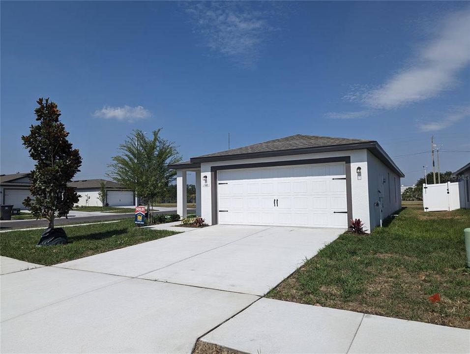 Recently Sold: $329,900 (3 beds, 2 baths, 1268 Square Feet)