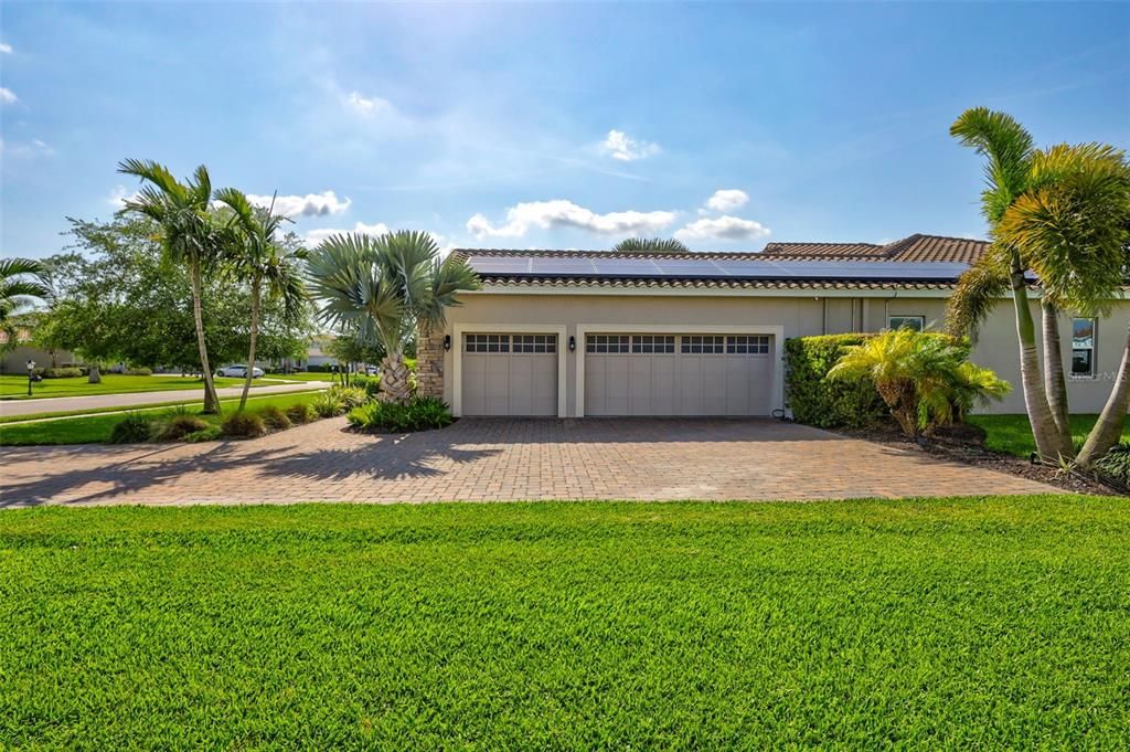 Active With Contract: $1,100,000 (4 beds, 4 baths, 3138 Square Feet)