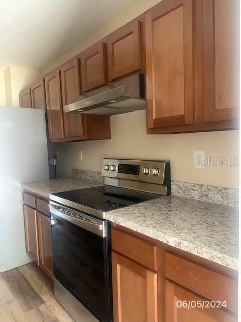 For Rent: $1,250 (2 beds, 1 baths, 784 Square Feet)