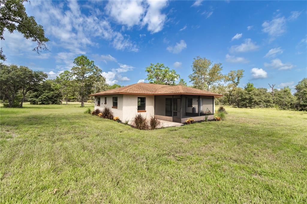 Active With Contract: $450,000 (2 beds, 2 baths, 1110 Square Feet)