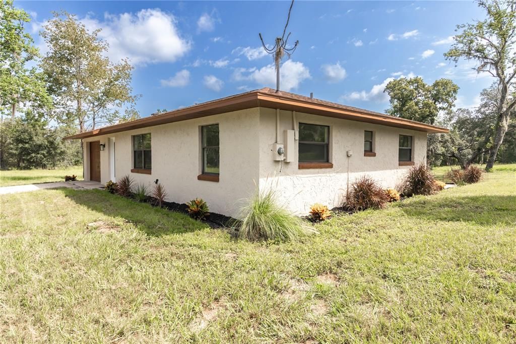 Active With Contract: $450,000 (2 beds, 2 baths, 1110 Square Feet)