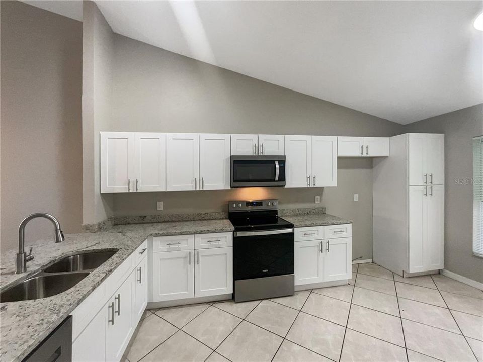 For Sale: $301,000 (3 beds, 2 baths, 1471 Square Feet)