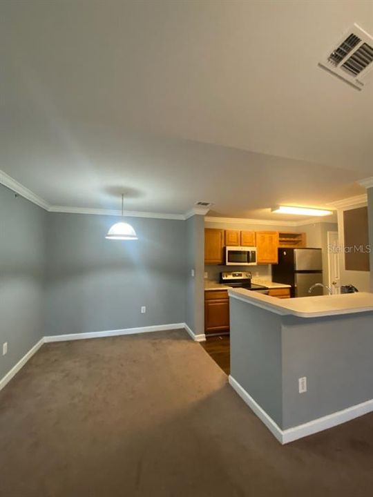 Active With Contract: $1,549 (2 beds, 2 baths, 1133 Square Feet)