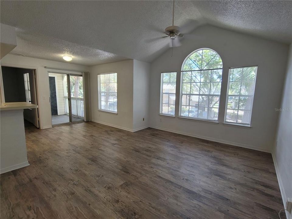 For Rent: $1,700 (2 beds, 2 baths, 934 Square Feet)