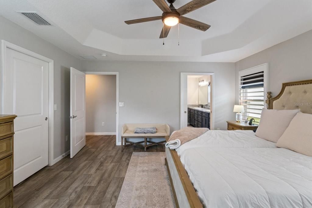 Master Bedroom w/ Tray Ceiling, Walk in Closet & Ensuite