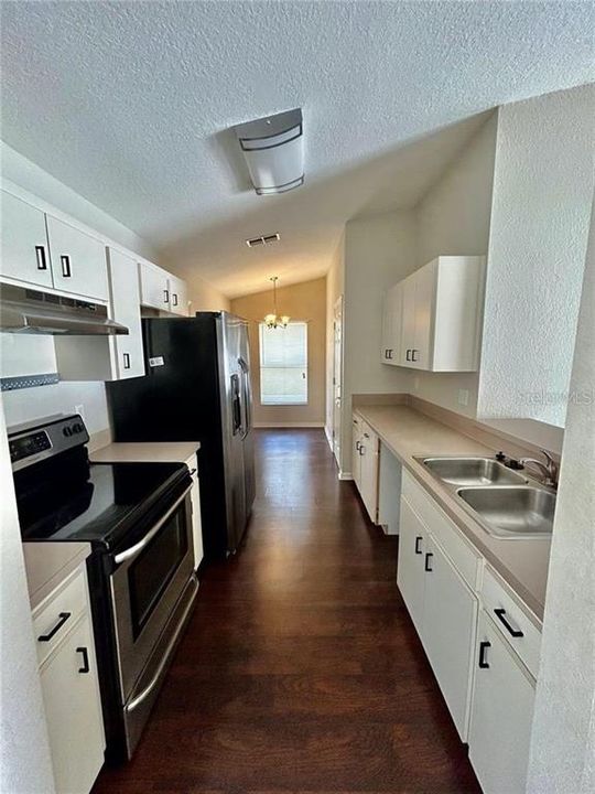 For Rent: $2,000 (3 beds, 2 baths, 1108 Square Feet)