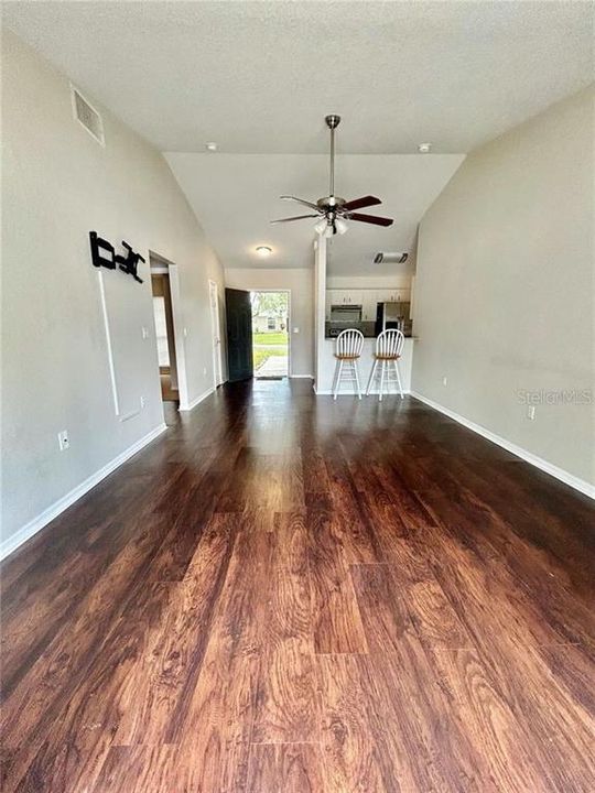 For Rent: $2,000 (3 beds, 2 baths, 1108 Square Feet)