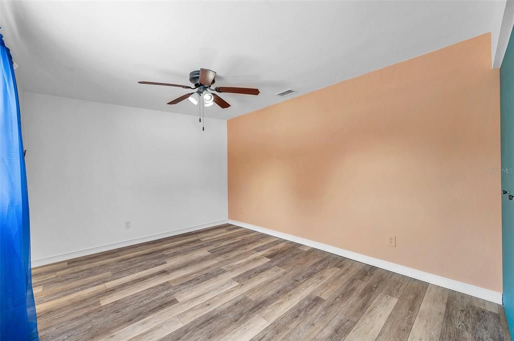 For Sale: $440,000 (3 beds, 2 baths, 1128 Square Feet)