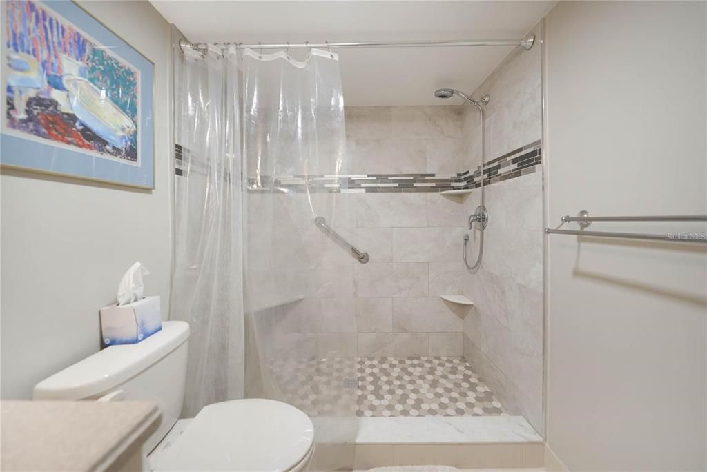 待售: $175,000 (2 贝兹, 2 浴室, 1308 平方英尺)