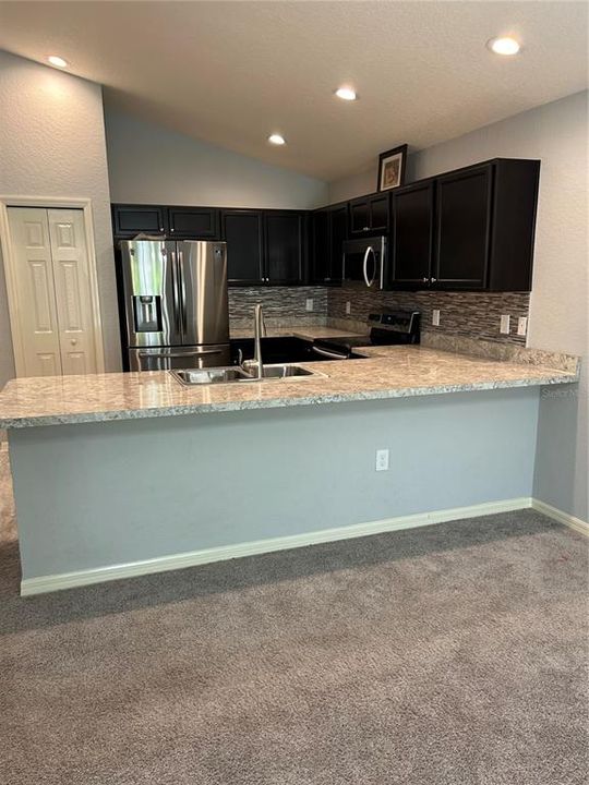 Active With Contract: $1,900 (3 beds, 2 baths, 1490 Square Feet)