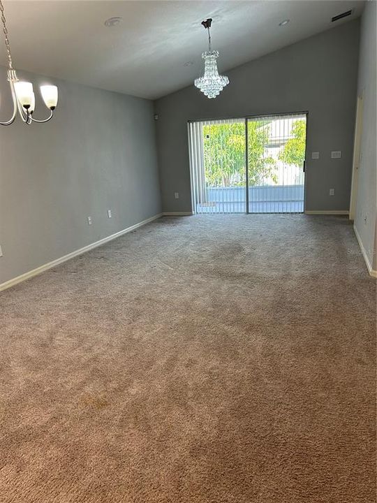 Active With Contract: $1,900 (3 beds, 2 baths, 1490 Square Feet)