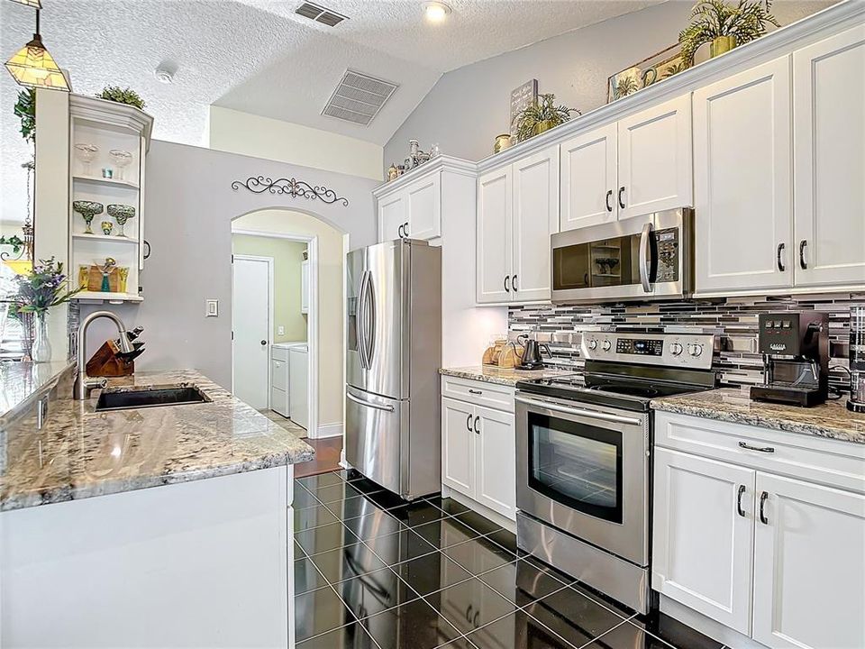 For Sale: $539,500 (3 beds, 2 baths, 1381 Square Feet)