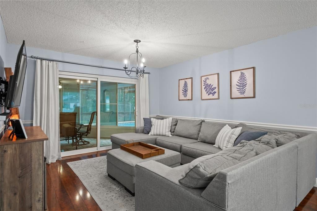 Active With Contract: $325,000 (3 beds, 3 baths, 1780 Square Feet)