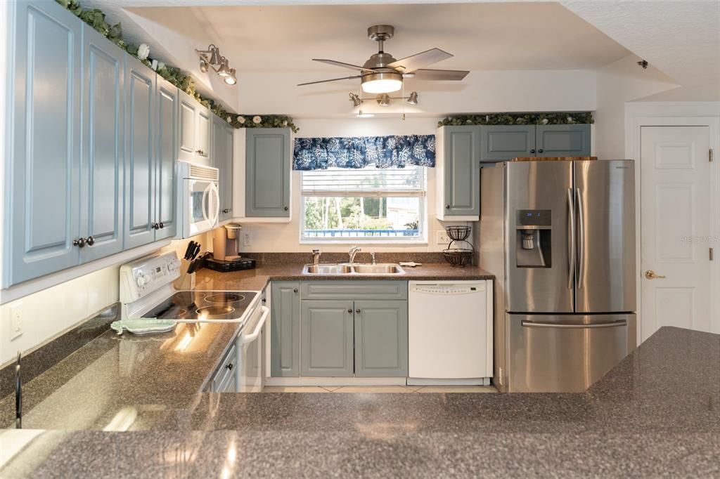 For Sale: $547,900 (3 beds, 2 baths, 1768 Square Feet)