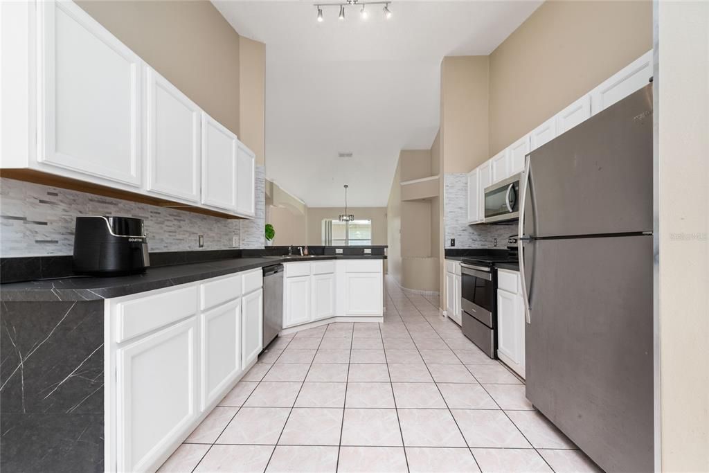 Active With Contract: $3,150 (4 beds, 2 baths, 1809 Square Feet)