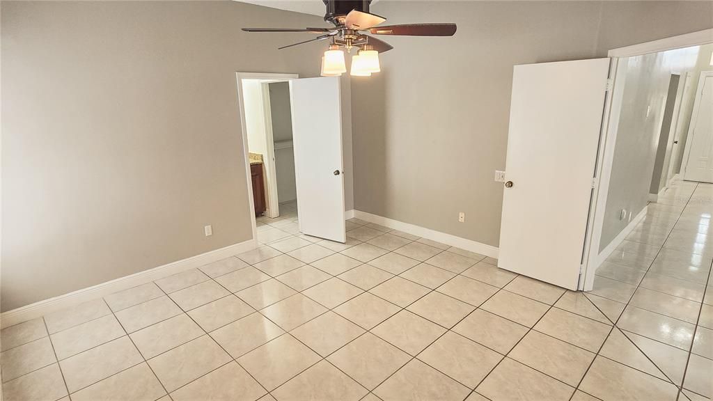 For Rent: $2,300 (3 beds, 2 baths, 1404 Square Feet)