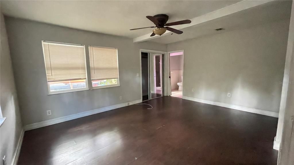 Active With Contract: $300,000 (0 beds, 0 baths, 1315 Square Feet)