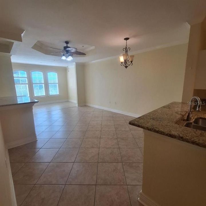 For Rent: $1,750 (1 beds, 1 baths, 890 Square Feet)