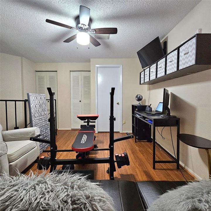 For Sale: $189,900 (1 beds, 1 baths, 793 Square Feet)