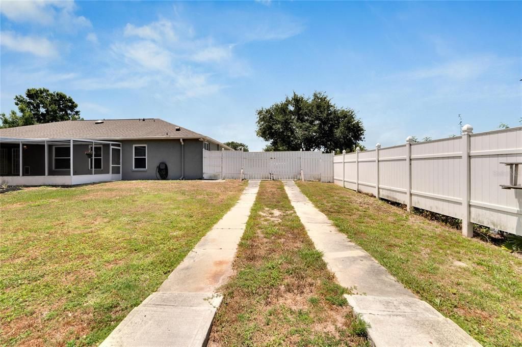 For Sale: $425,000 (3 beds, 2 baths, 1750 Square Feet)