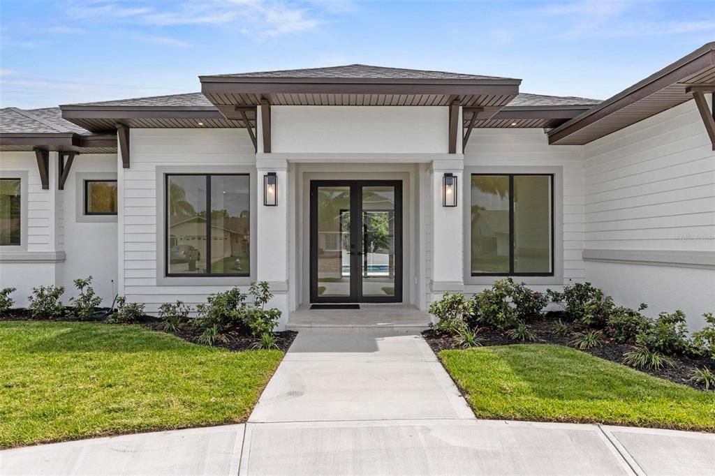 Active With Contract: $985,000 (4 beds, 4 baths, 2480 Square Feet)