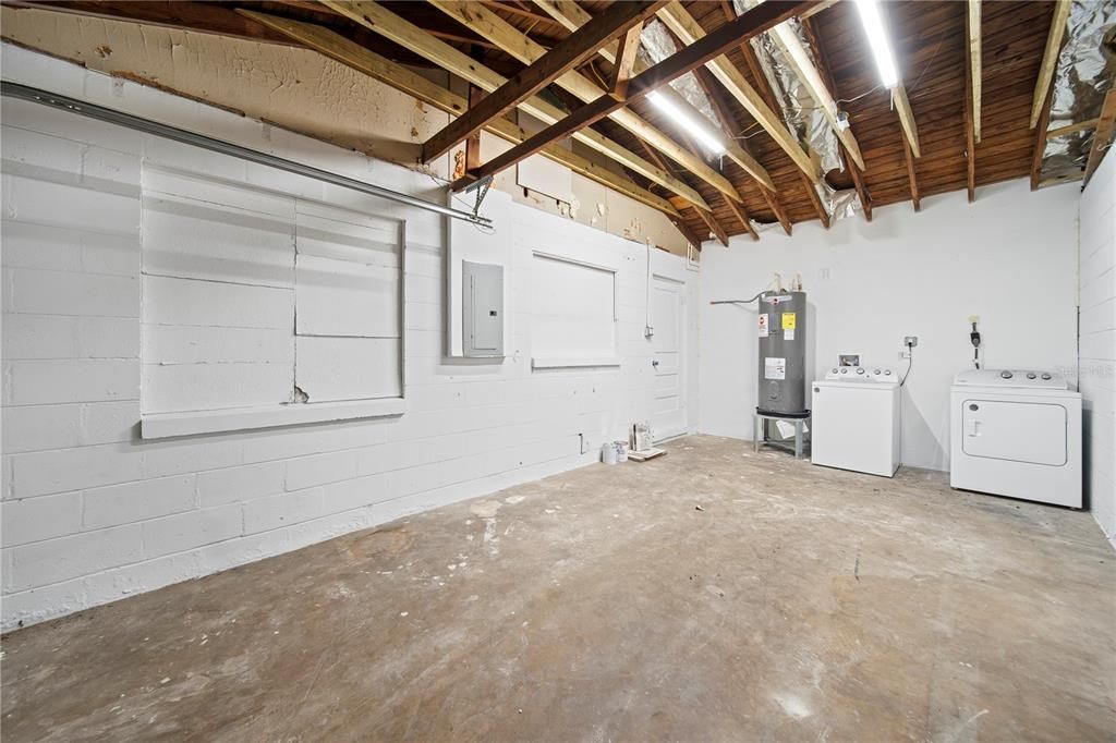 Garage/Laundry area