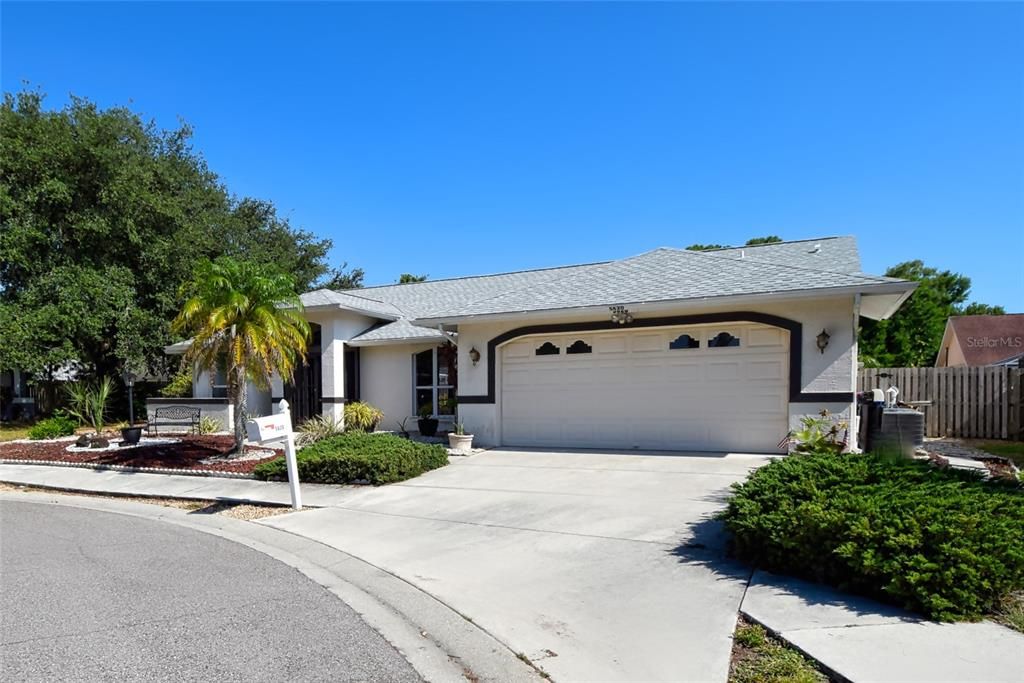 Front Entry | 5620 Wilde Oak Way, Sarasota, FL 34232