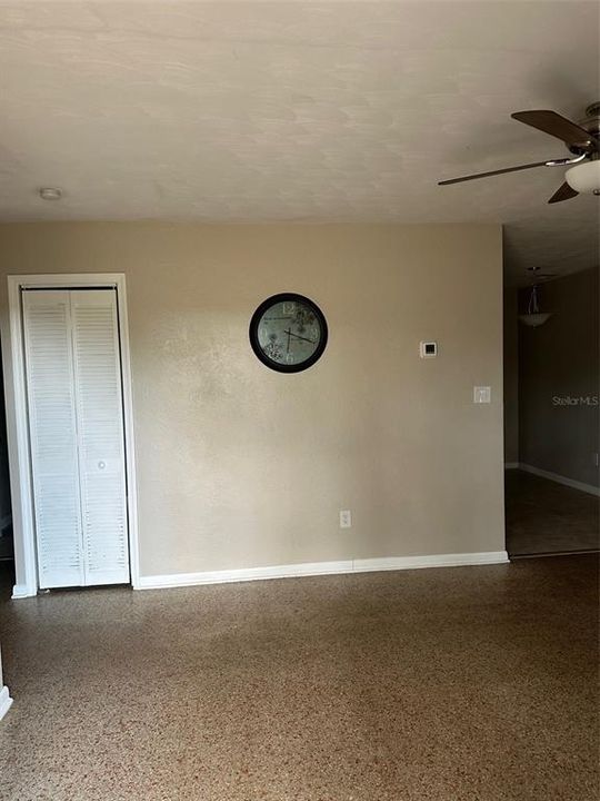 For Rent: $1,400 (2 beds, 1 baths, 943 Square Feet)