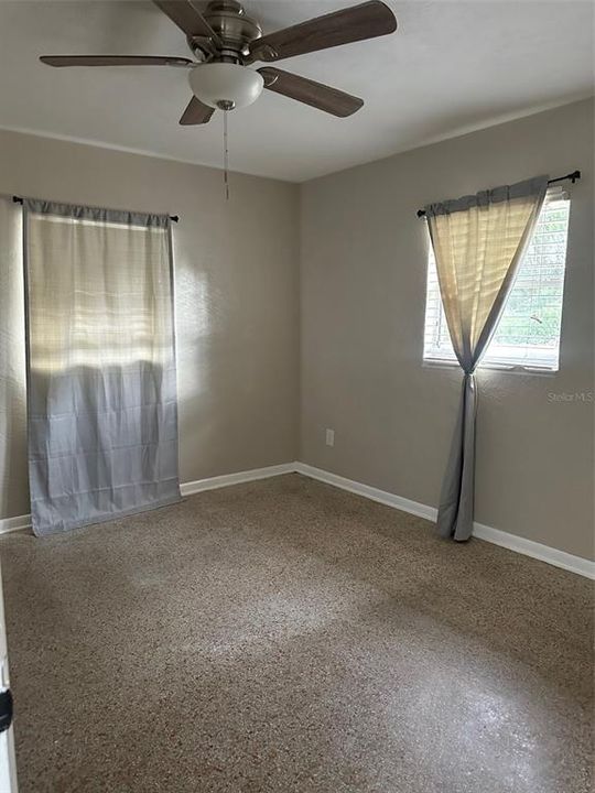 For Rent: $1,400 (2 beds, 1 baths, 943 Square Feet)