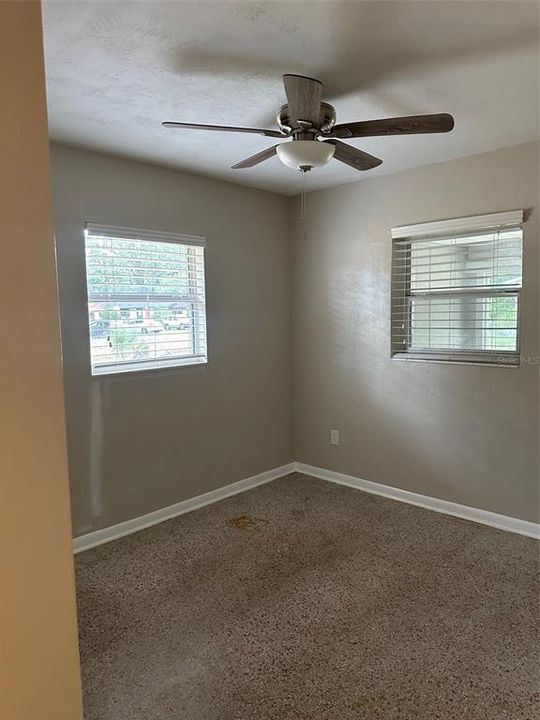 For Rent: $1,400 (2 beds, 1 baths, 943 Square Feet)