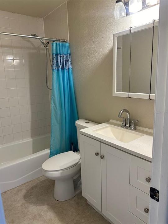 For Rent: $1,400 (2 beds, 1 baths, 943 Square Feet)