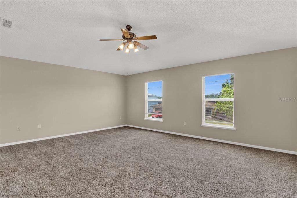 Active With Contract: $409,900 (4 beds, 2 baths, 2860 Square Feet)