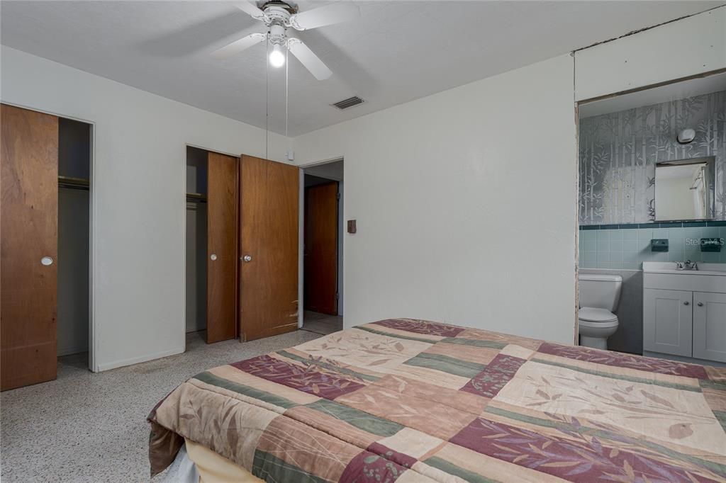 For Sale: $378,000 (3 beds, 2 baths, 1599 Square Feet)