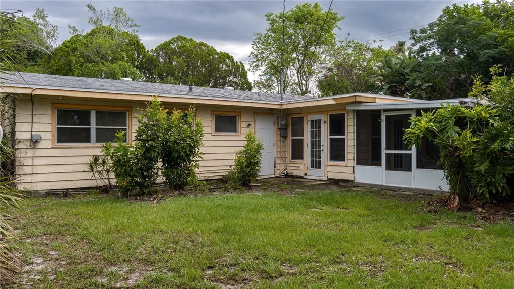 For Sale: $378,000 (3 beds, 2 baths, 1599 Square Feet)