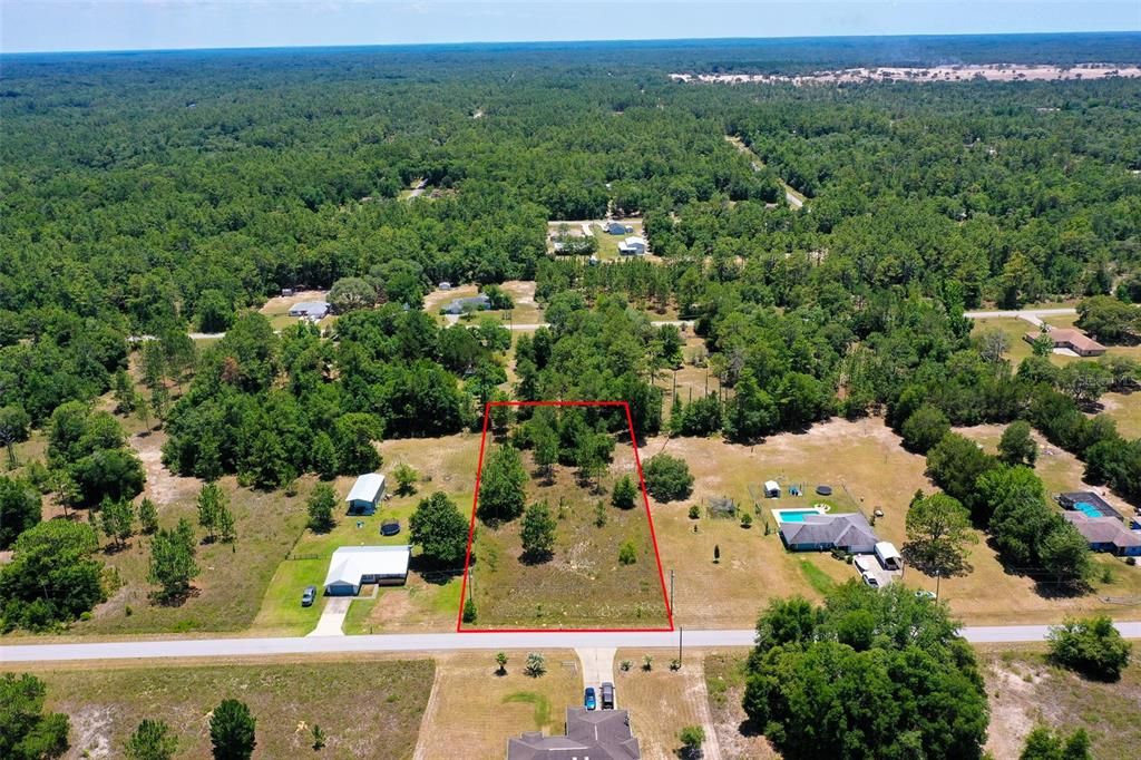 На продажу: $42,000 (0.99 acres)