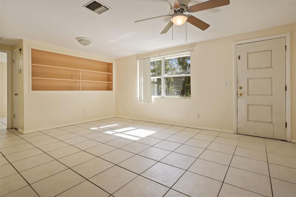 Active With Contract: $285,000 (3 beds, 2 baths, 1056 Square Feet)