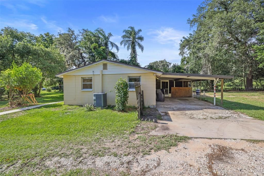 For Sale: $285,000 (3 beds, 2 baths, 1056 Square Feet)