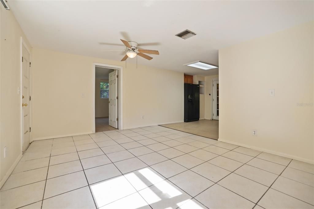 Active With Contract: $285,000 (3 beds, 2 baths, 1056 Square Feet)